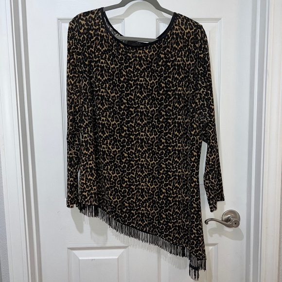 vic usa Tops - VIC USA EMBELLISHED LEOPARD TOP